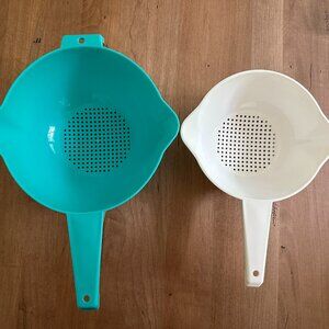 Tupperware Colander Set